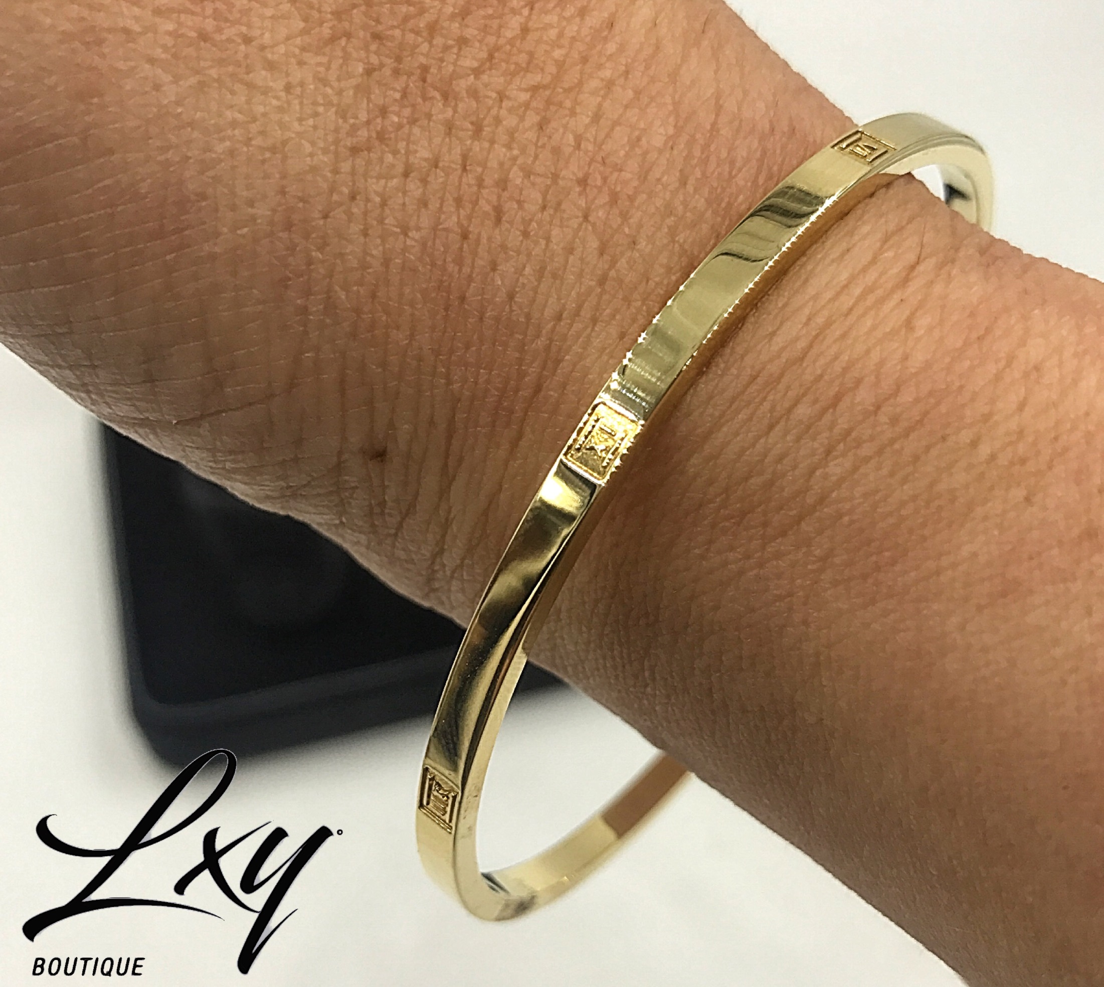 Bracelet and bangle with golden Roman numeral design3 pieces – L