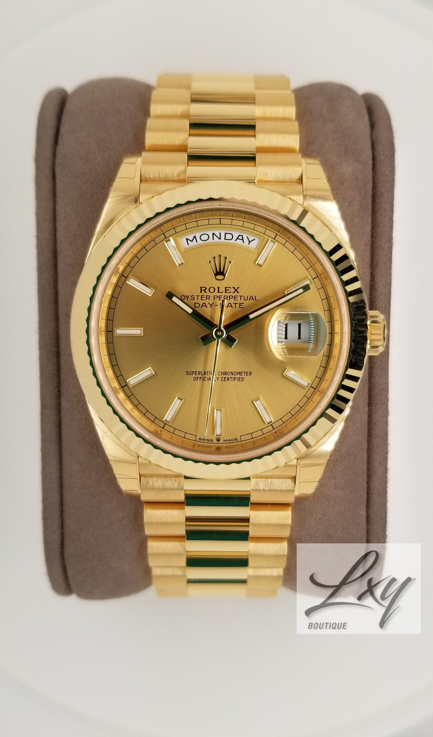 ROLEX DAY-DATE 40MM REF. 228238 IN YELLOW WITH INDEX MARKER DIAL Lxy